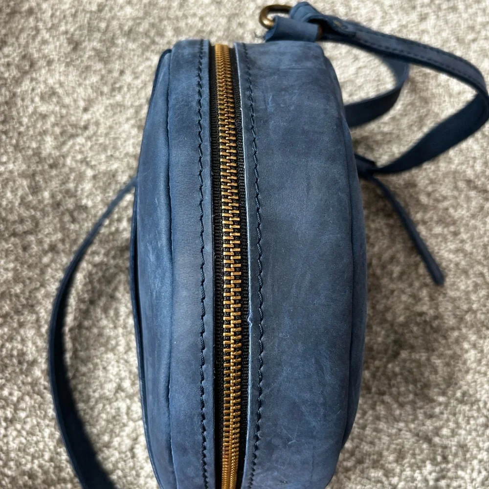 Portland Leather Large Circle Deep Water - Picture 5 of 6